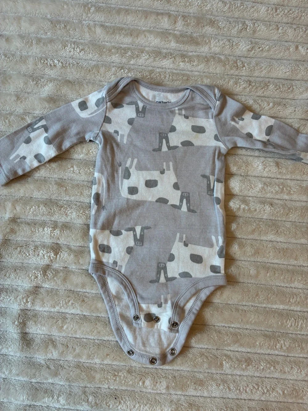 Carter’s 6M Long Sleeve Onesie Bundle — Set of 7 🤍